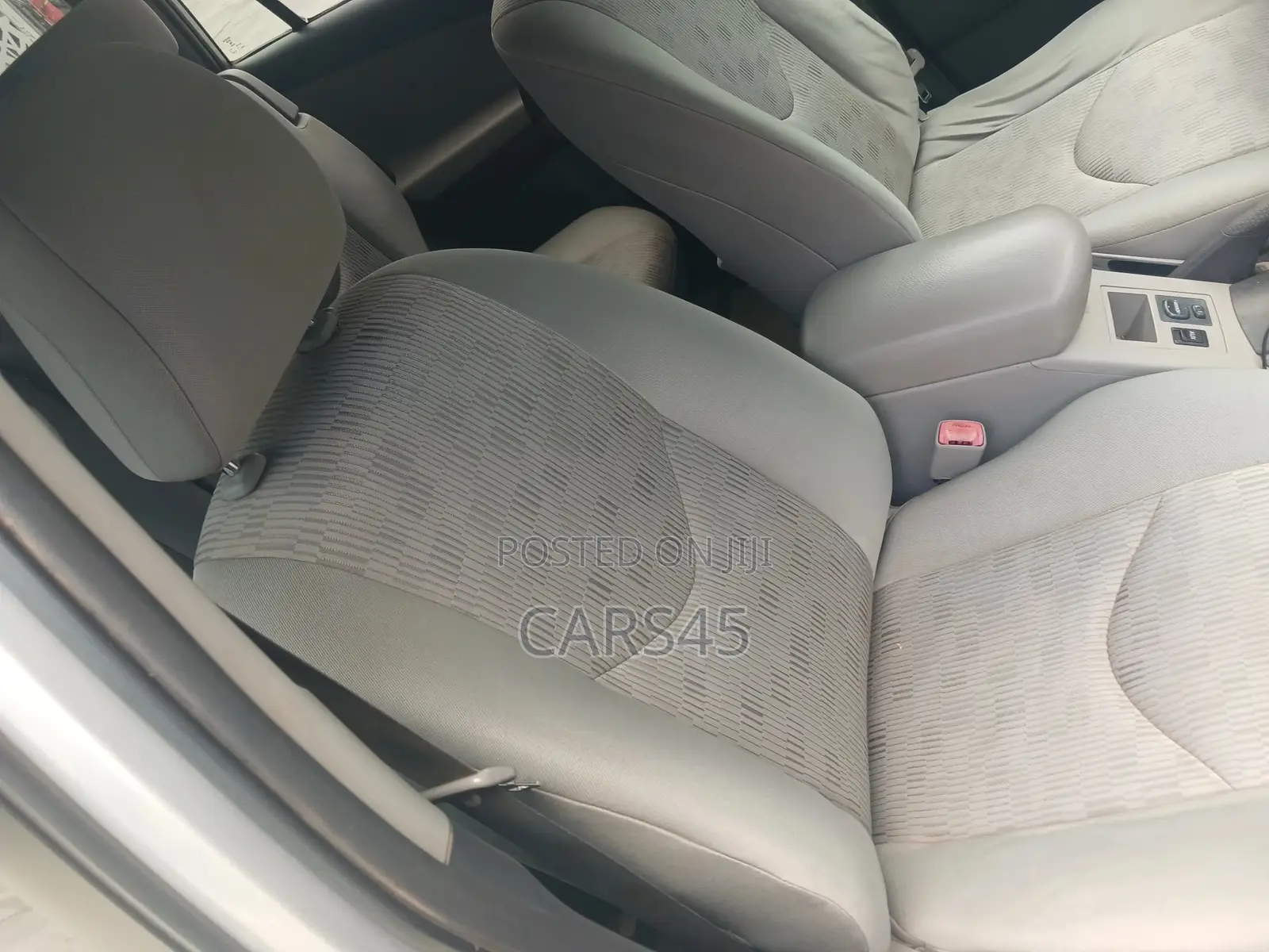 Toyota RAV4 2011 Silver
