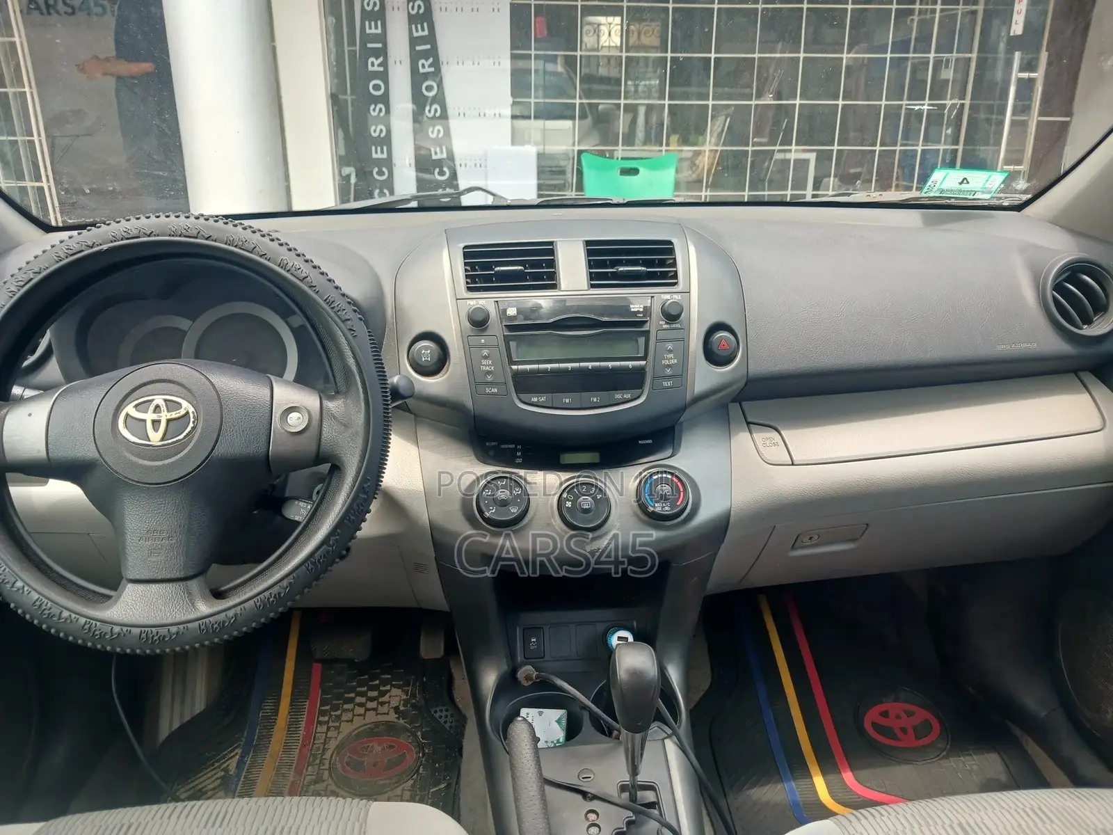 Toyota RAV4 2011 Silver