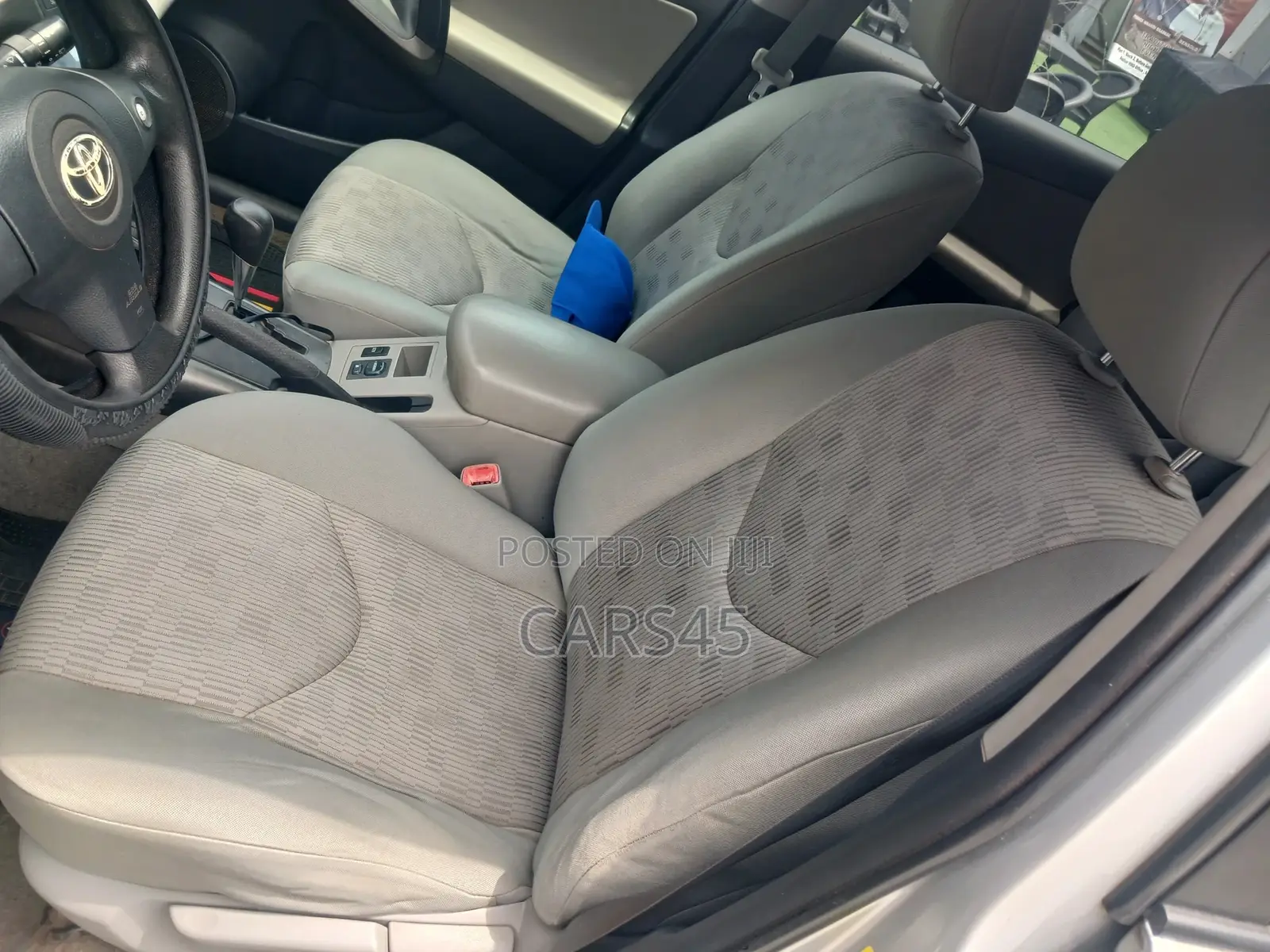 Toyota RAV4 2011 Silver