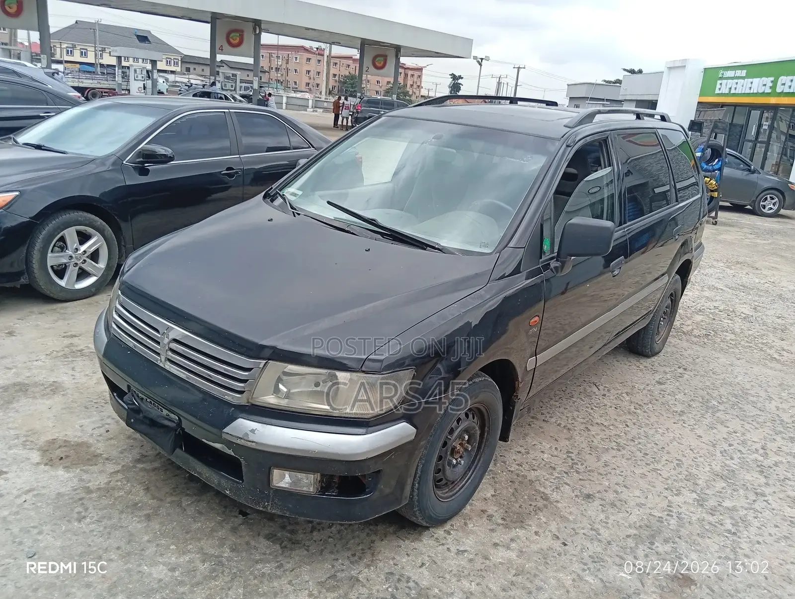 Mitsubishi SpaceWagon 1999 Black