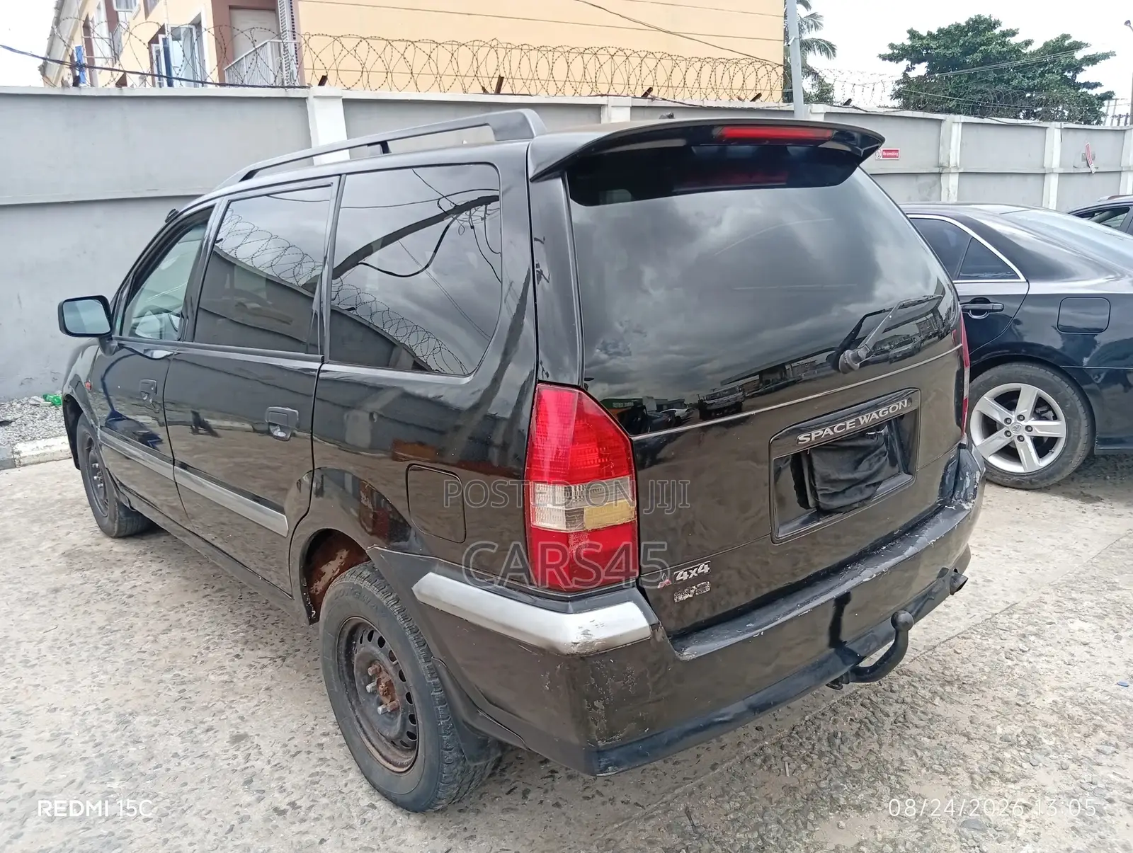 Mitsubishi SpaceWagon 1999 Black