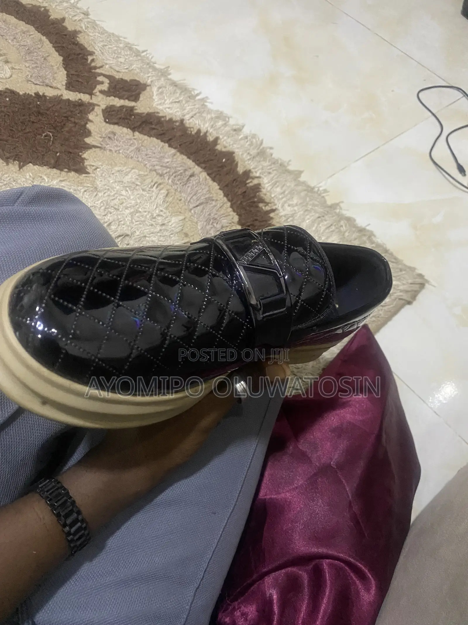 Black Shoe