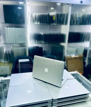 Laptop Apple MacBook 2017 8GB Intel Core i5 SSD 256GB