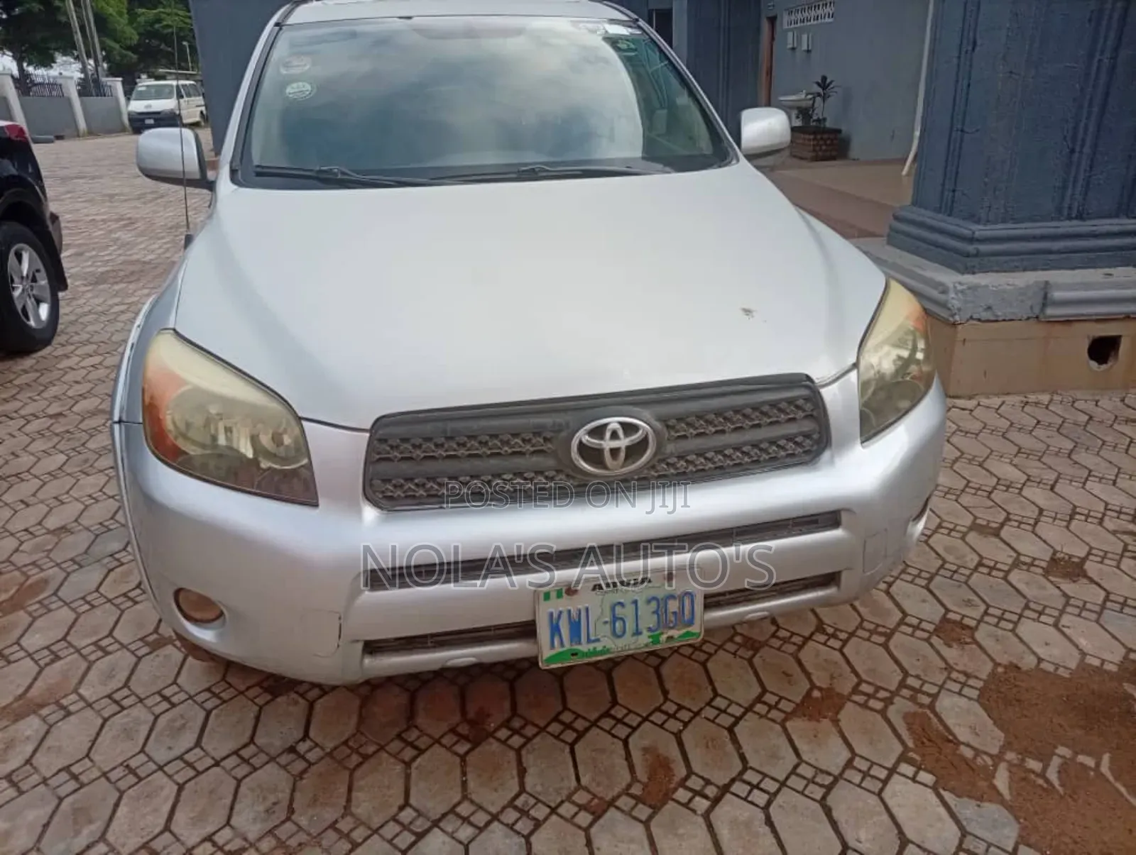 Toyota RAV4 2010 Silver