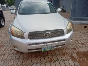Toyota RAV4 2010 Silver