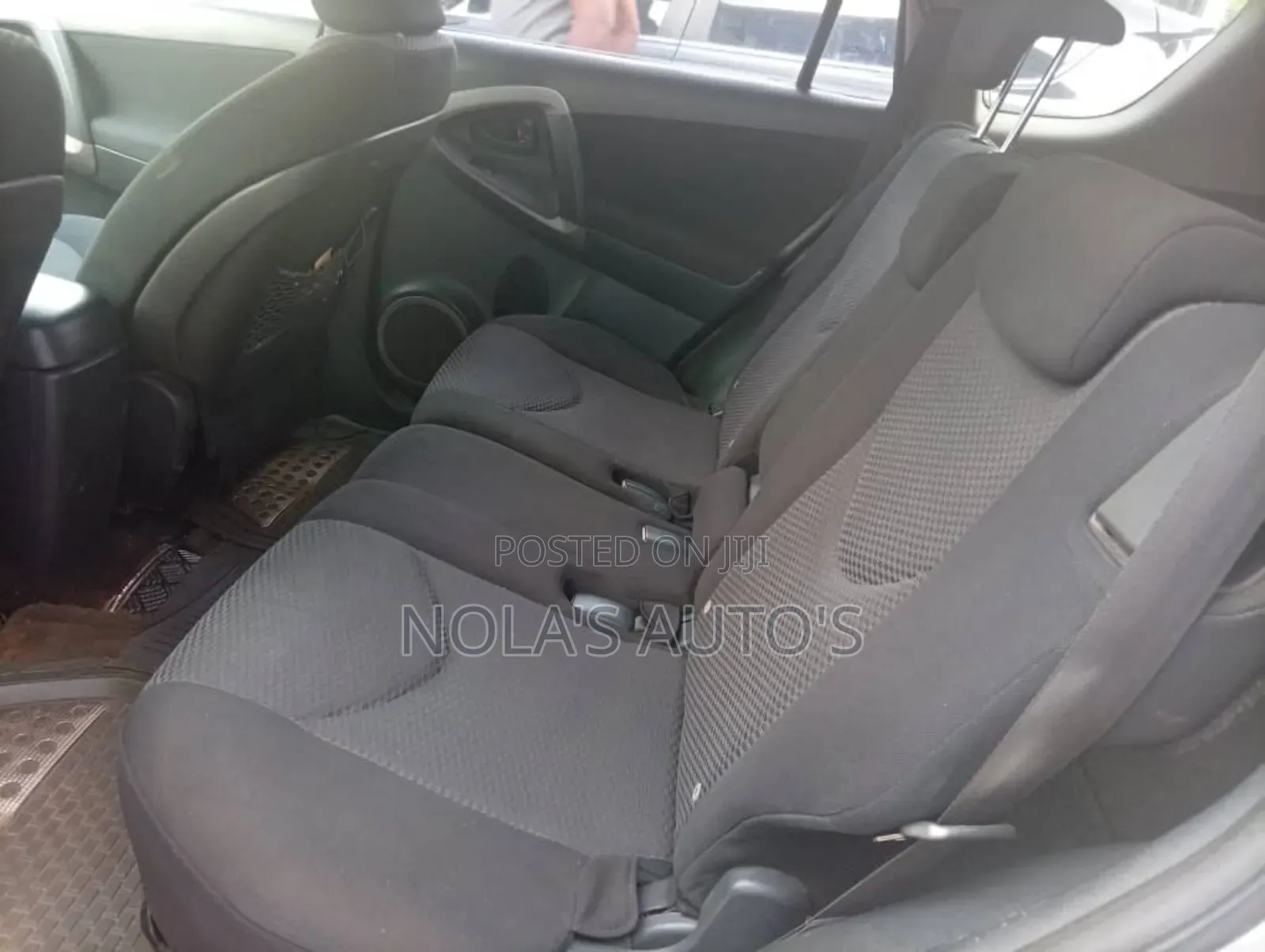 Toyota RAV4 2010 Silver