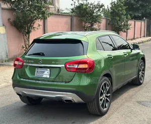 Mercedes-Benz GLA-Class 2016 Green