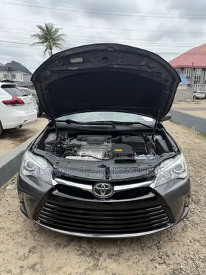Toyota Camry XLE 4dr Sedan (2.5L 4cyl 6A) 2015 Gray