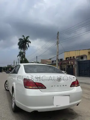Toyota Avalon 2008 White