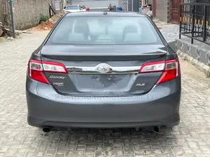 Toyota Camry XLE V6 4dr Sedan (3.5L 6cyl 6A) 2012 Gray