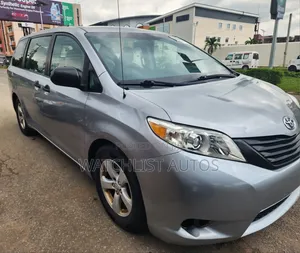 Toyota Sienna 2012 Gray