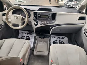 Toyota Sienna 2012 Gray