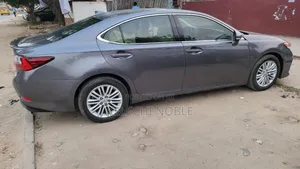 Lexus ES 2017 Gray