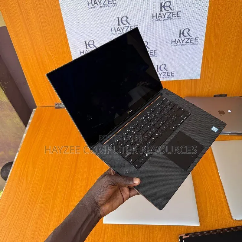 Laptop Dell XPS 15 7590 32GB Intel Core i9 SSD 512GB