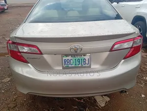 Toyota Camry 2014 Gold