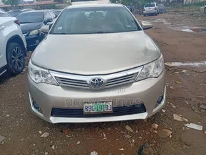 Toyota Camry 2014 Gold