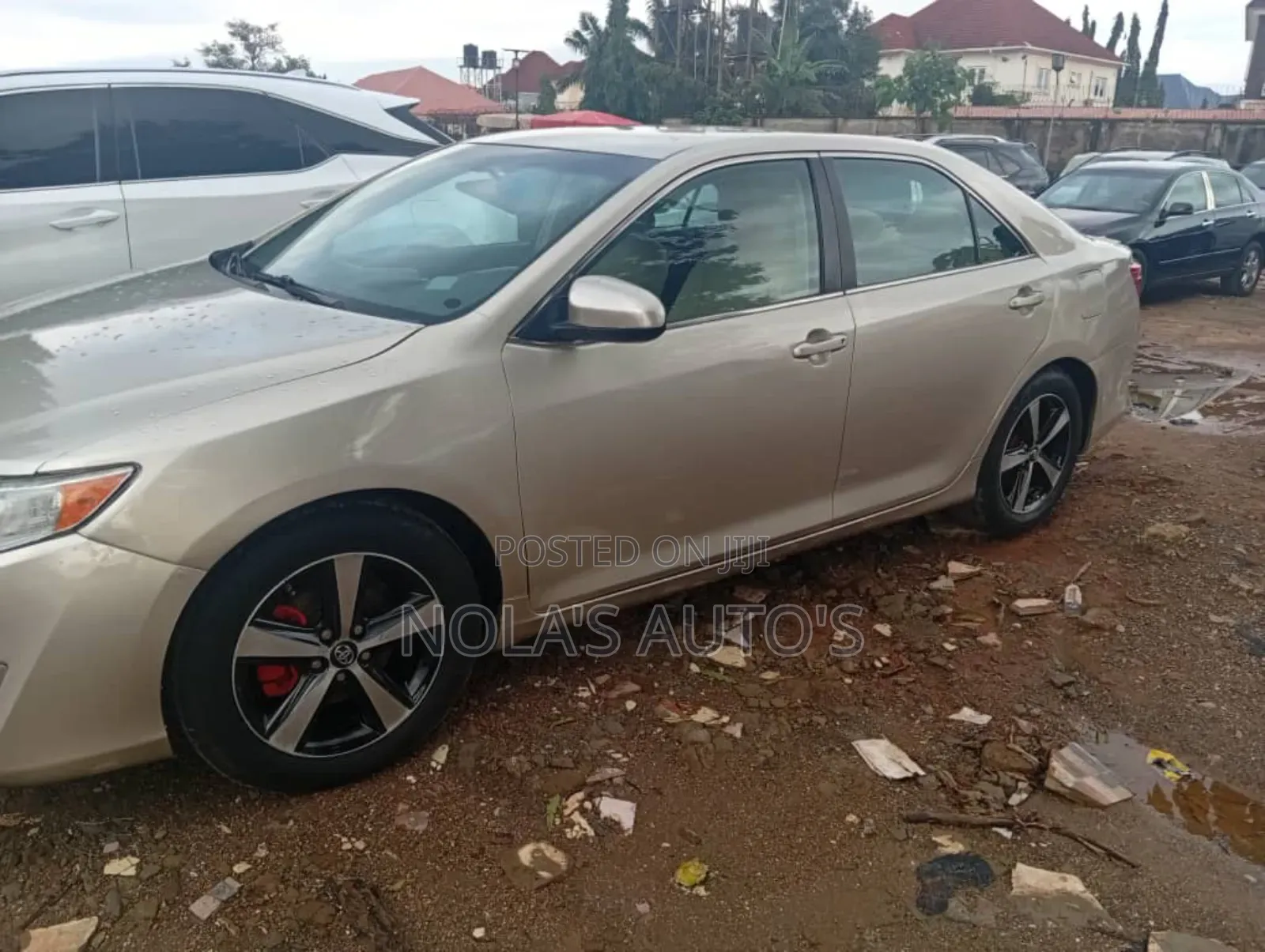 Toyota Camry 2014 Gold
