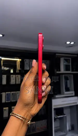 Apple iPhone 13 128 GB Red