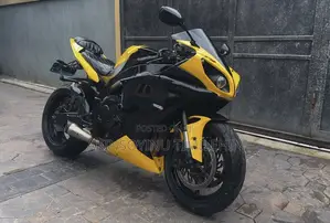 Yamaha R1 2009 Yellow