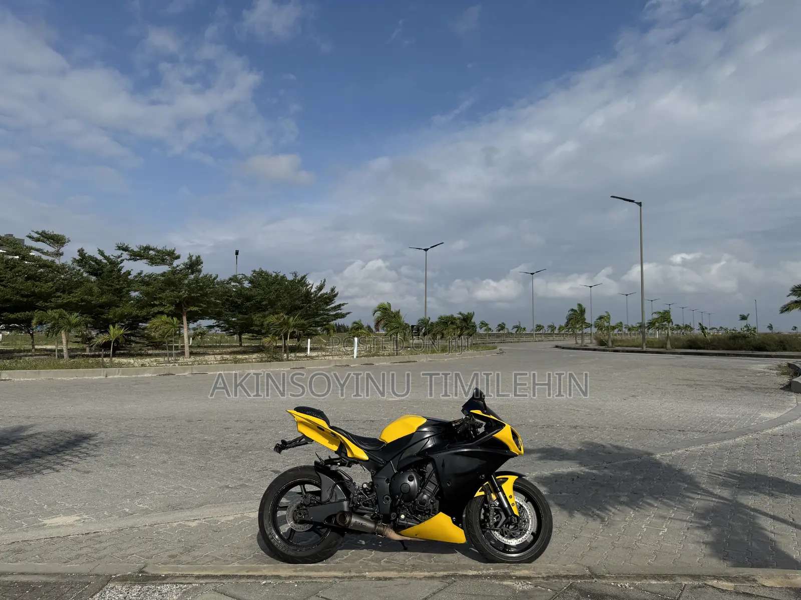 Yamaha R1 2009 Yellow