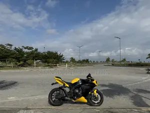 Yamaha R1 2009 Yellow