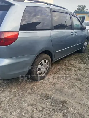 Toyota Sienna LE AWD 2005 Blue