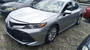 Toyota Camry LE FWD (2.5L 4cyl 8AM) 2018 Silver