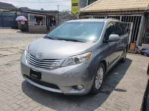 Toyota Sienna 2011 Gray
