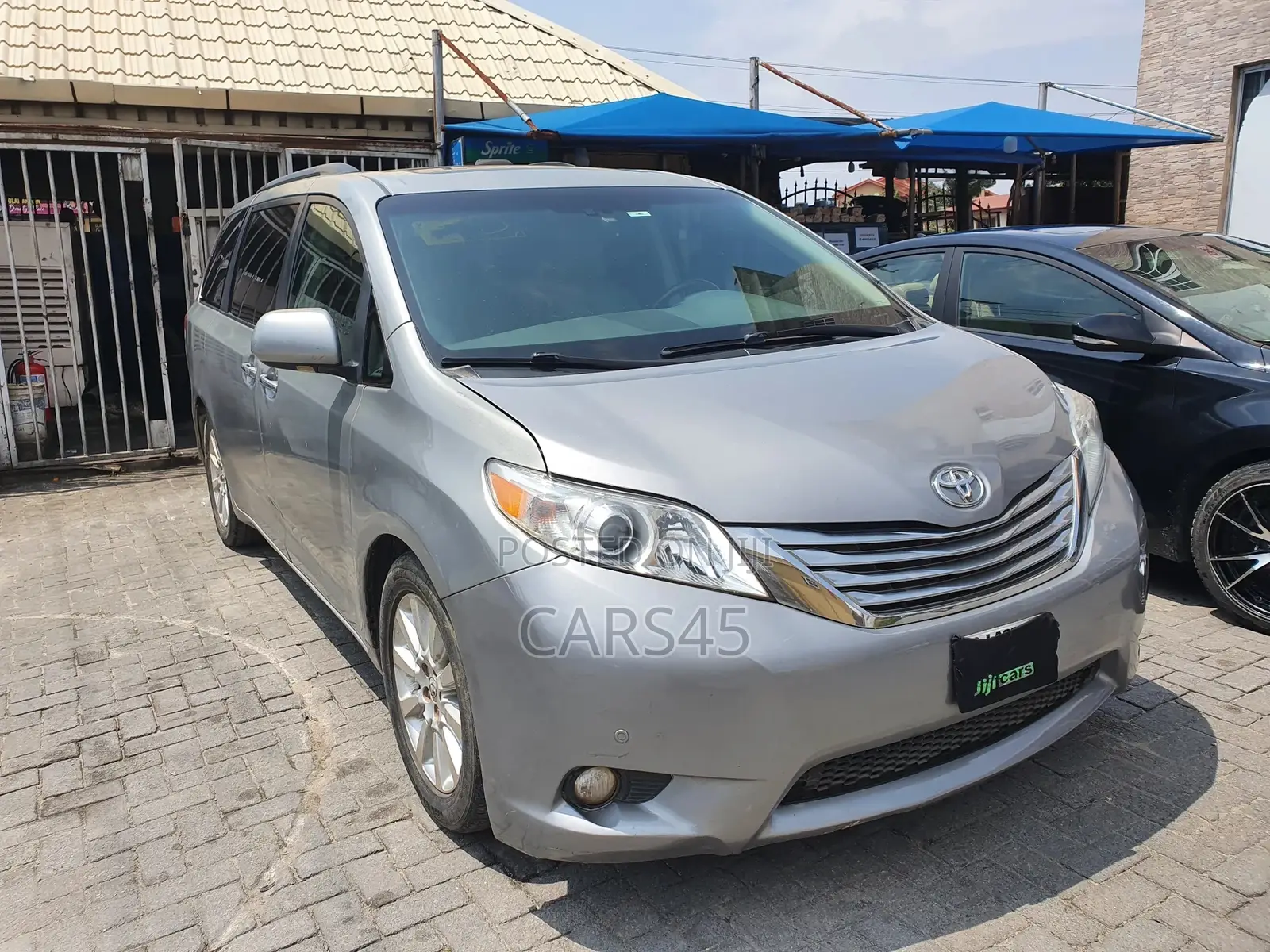 Toyota Sienna 2011 Gray