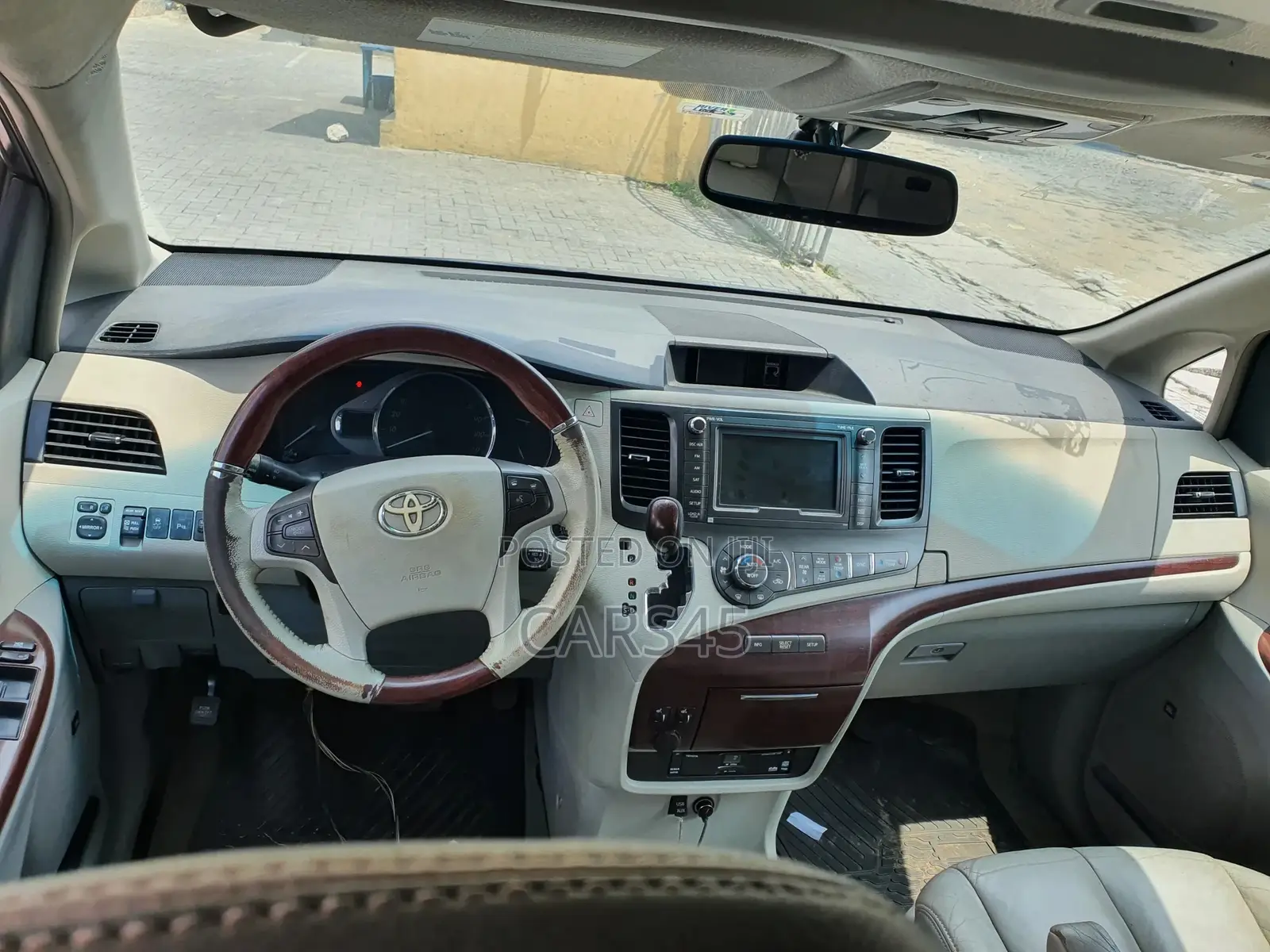 Toyota Sienna 2011 Gray