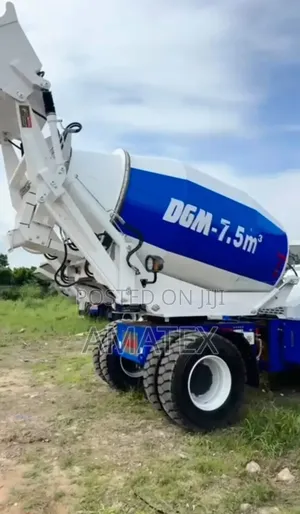 7.5 M3 Self-Loading Concrete Mixering Concrete