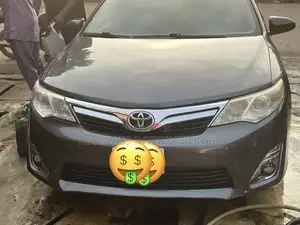 Toyota Camry LE 4dr Sedan (2.5L 4cyl 6A) 2012 Gray