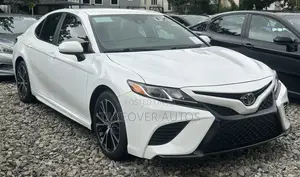 Toyota Camry SE FWD 2020 White