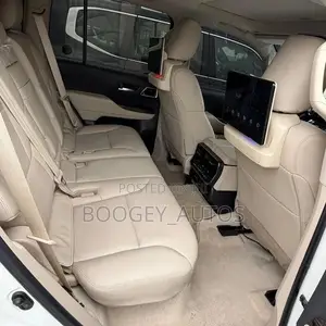 Toyota Land Cruiser 2023 White