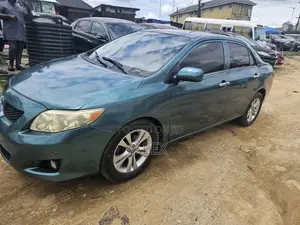 Toyota Corolla 2010 Green