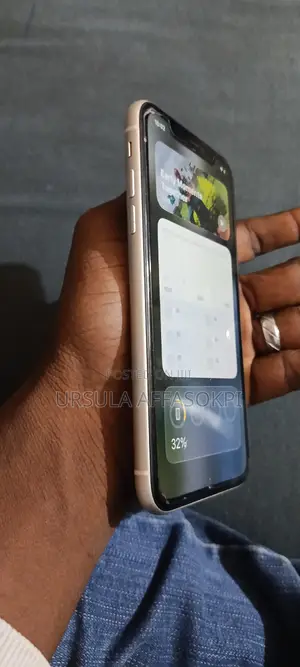 Apple iPhone 11 64 GB White