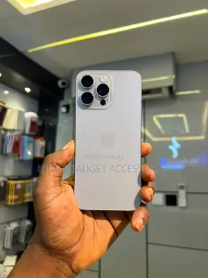 New Apple iPhone 15 Pro Max 256 GB White