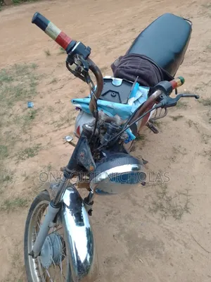 Bajaj Boxer 2022 Red
