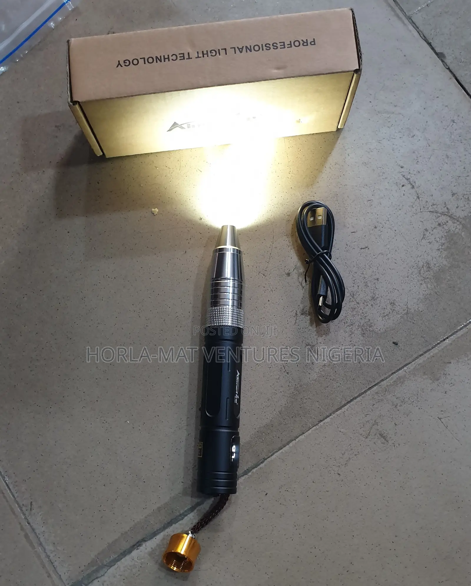 Gemstone UV Flashlight (ALONFIRE)