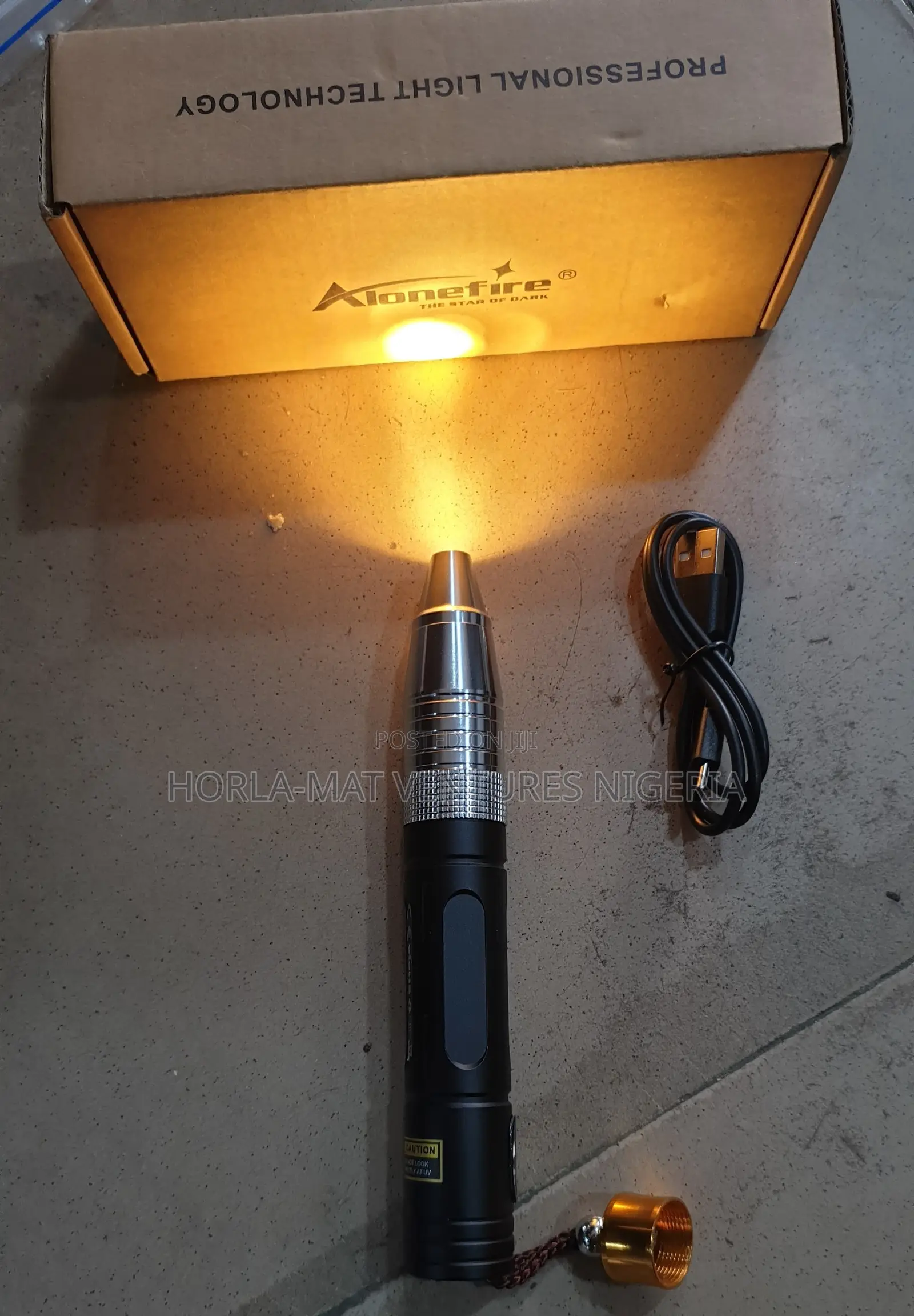 Gemstone UV Flashlight (ALONFIRE)