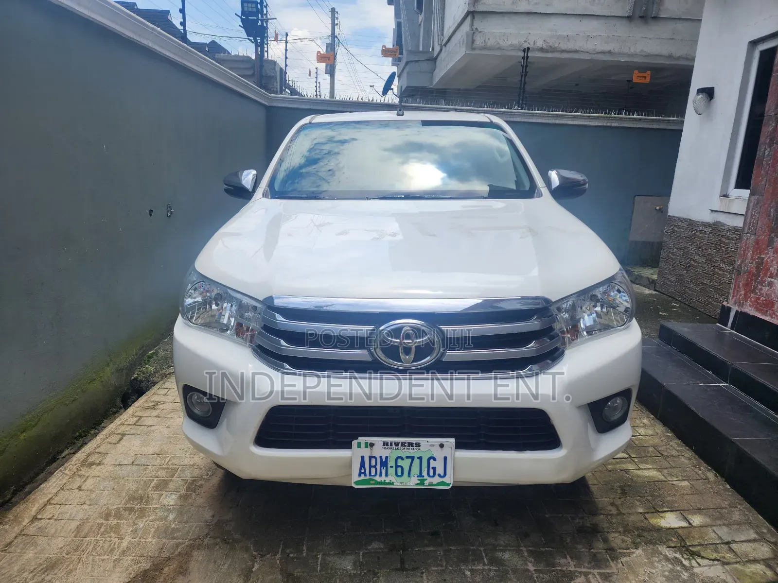 Toyota HiAce 2014 White