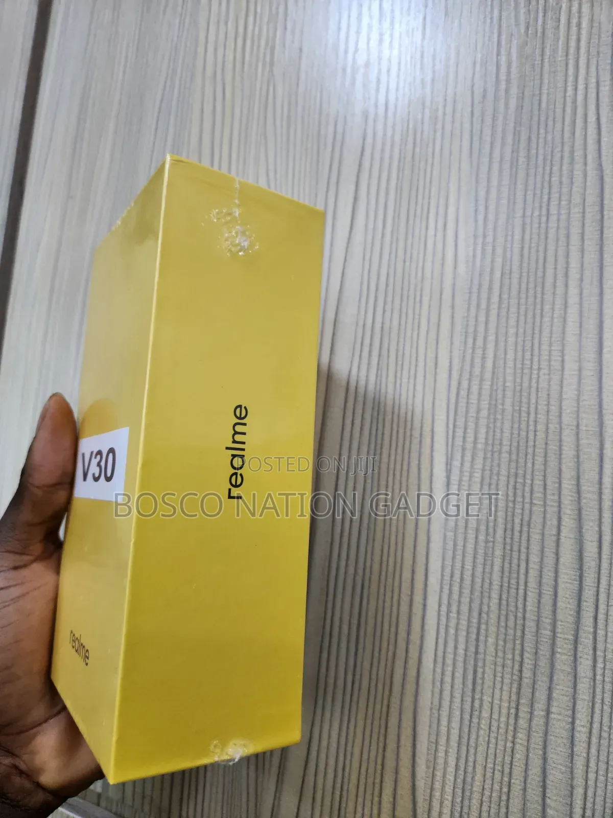 New Realme V30 128 GB Black