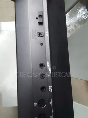 Roland E-09 Interactive Arranger Keyboard