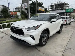 Toyota Highlander XLE 2021 White