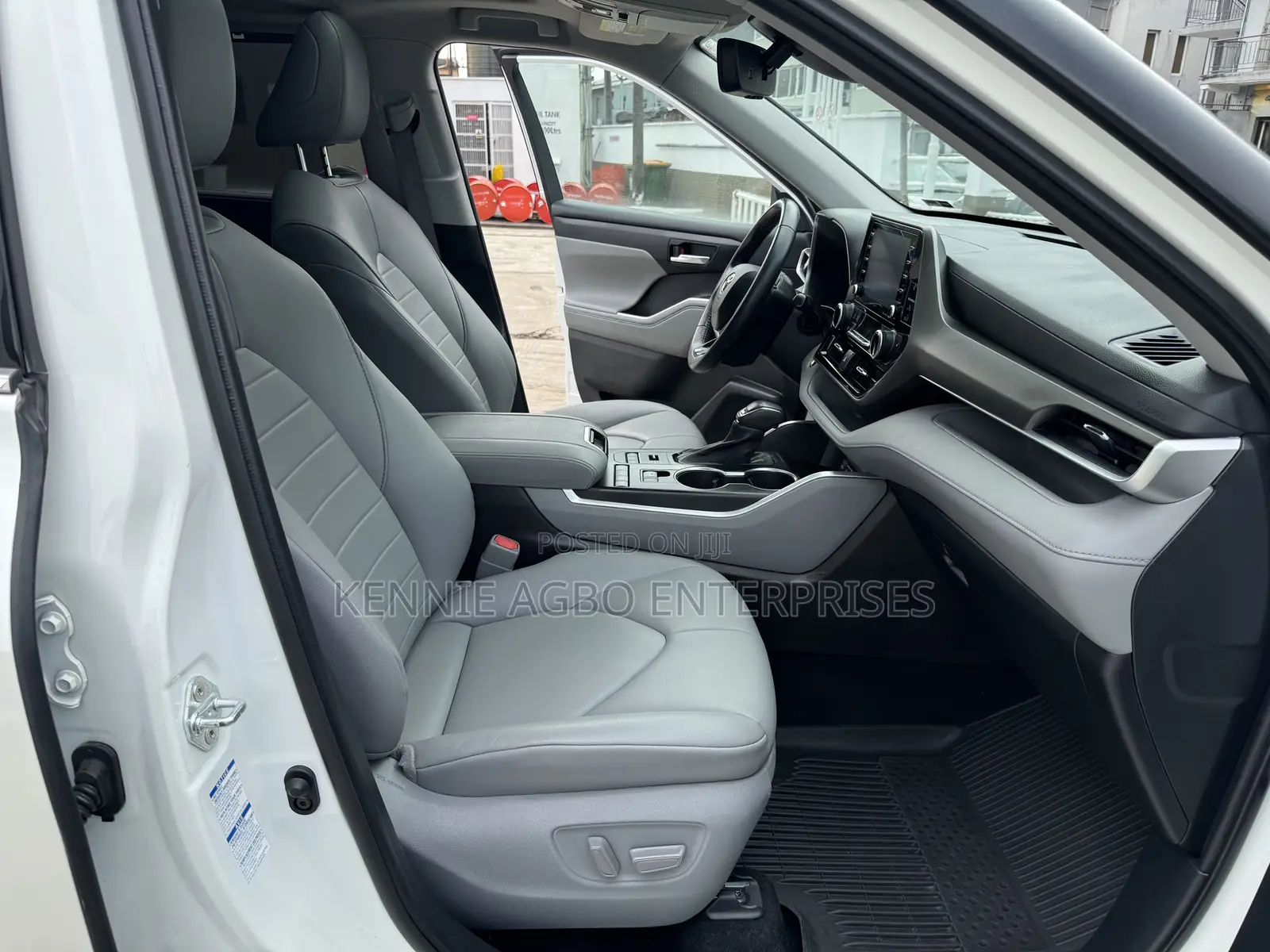 Toyota Highlander XLE 2021 White