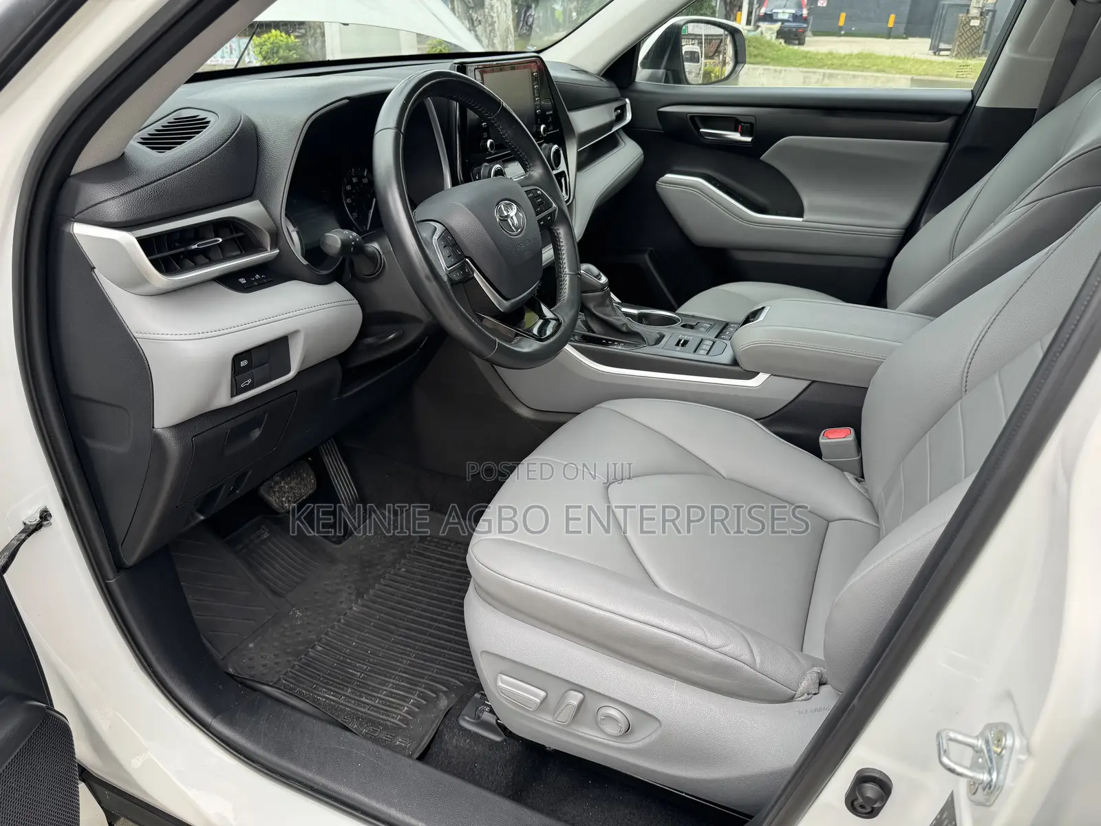 Toyota Highlander XLE 2021 White