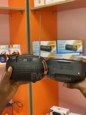 W32 Mini Show Wireless Speaker