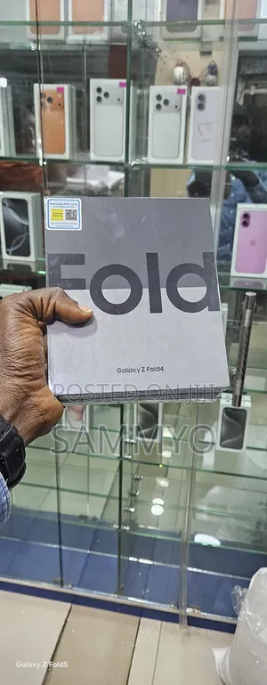 New Samsung Galaxy Z Fold4 256 GB Black
