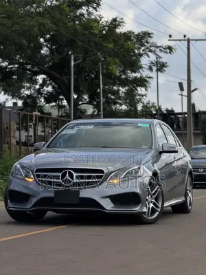 Mercedes-Benz E350 Base 4Matic Sedan AWD (3.5L 6cyl 7A) 2015 Gray