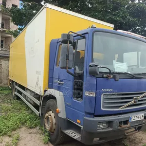 Volvo FL220 Truck Containers Body Tokunbo 25 Feet Long